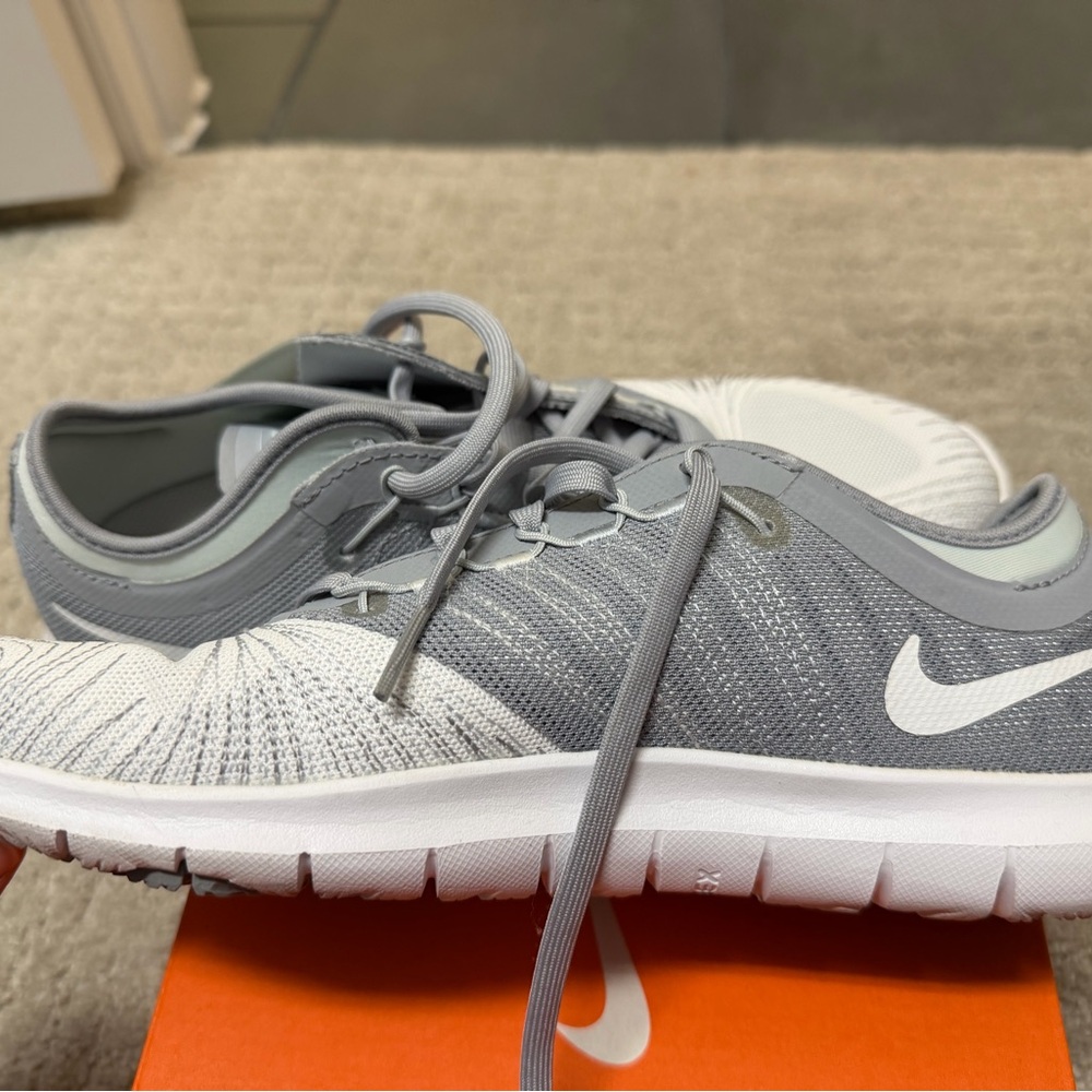 Women’s Nike Flex Adapt TR - Picture 3 of 5